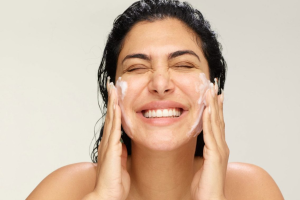Ramadan Skincare: Community Wisdom & Holistic Hydration Tips for Glowing Skin