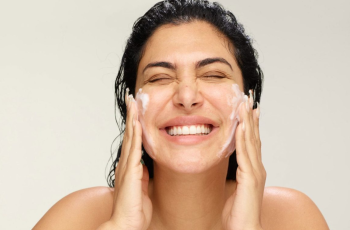 Ramadan Skincare: Community Wisdom & Holistic Hydration Tips for Glowing Skin