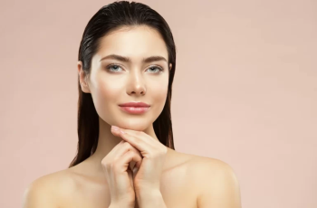 Smooth and Glow: Why Dermaplaning Is a Skincare Essential