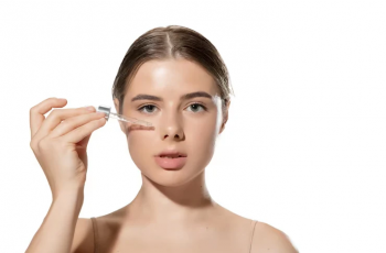 Vitamin C or Retinol First? Guide to Skincare Layering Vitamin C or Retinol First? Guide to Skincare Layering
